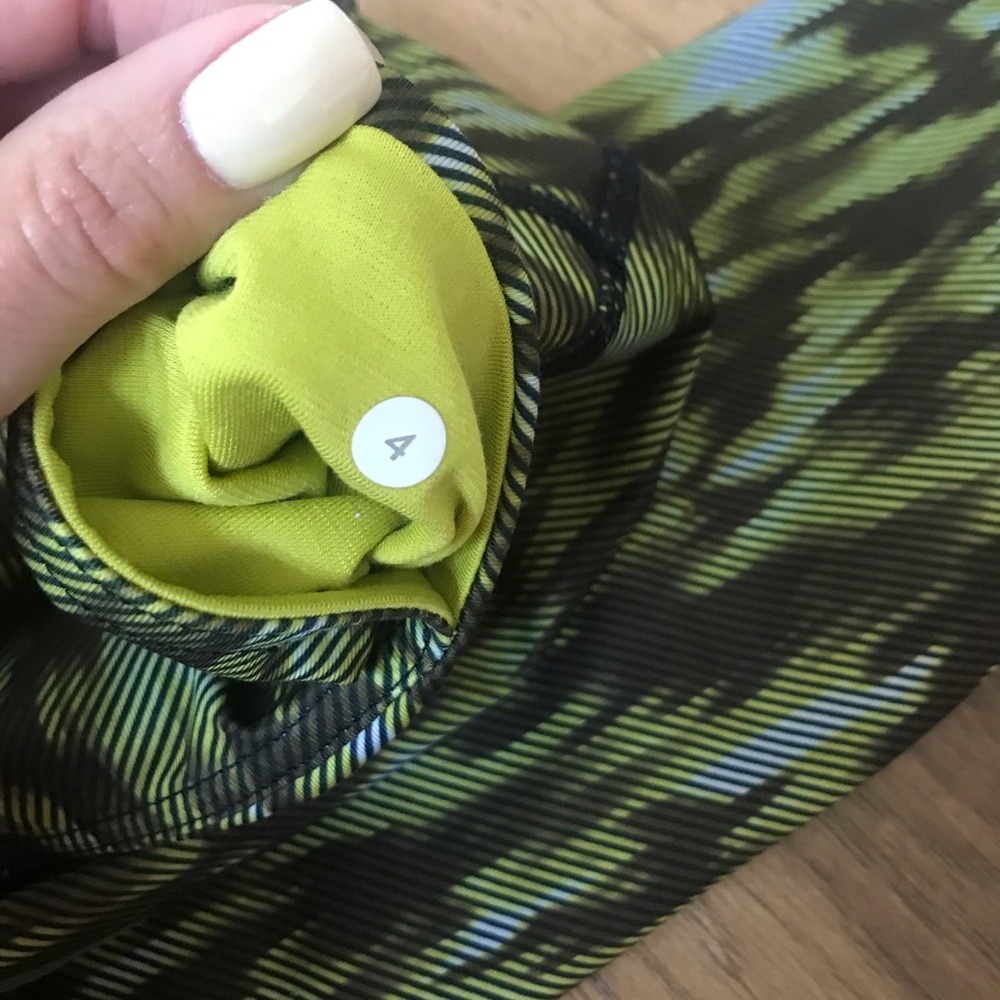 Lululemon tights - Picture 2 of 4